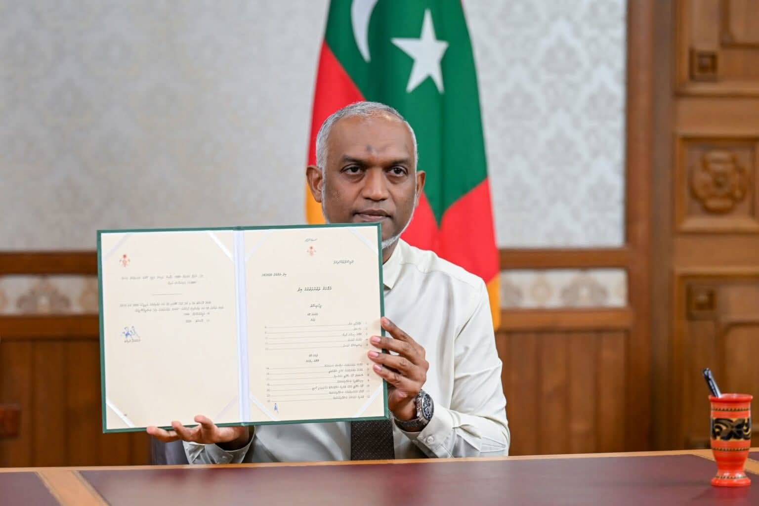 ކަޅު ބާޒާރުގައި މިހާރު ޑޮލަރުގެ އަގު ދަށްވާން ފަށައިފި -  ރައީސް.  މުއިއްޒު 